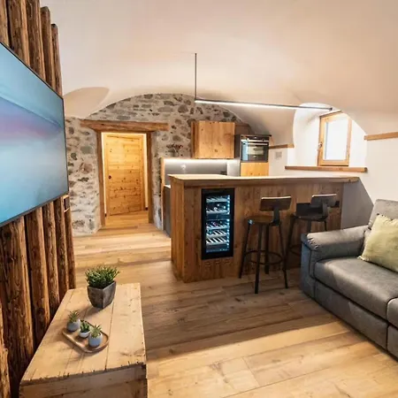 Daire Giuly's Luxury Bormio